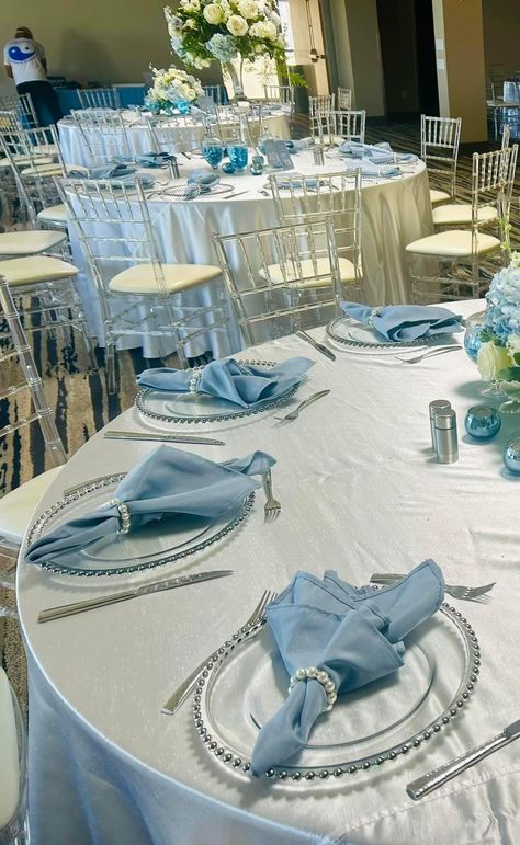 French Blue Wedding Table Setting, Dusty Blue Wedding Theme Centerpieces, Graduation Party Ideas Blue, Blue And Purple Decor, Blue Wedding Table Settings, Winter Wonderland Table Setting, Blue And Silver Wedding Theme, Wedding Table Clothes, Light Blue Wedding Decorations