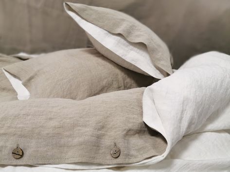 Linen Bed Set Bed Bath & Beyond, Cal King Bedding Only, Natural Linen And White Bedding, H And M Linen Bedding, White And Beige Linen Bedding, Linen Cushion Bed, Raw Linen Bedding, Linen Bedding Styling Natural, Linen Texture Bedding