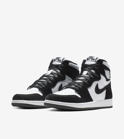 Air Jordan Sneakers Women, Air Jordans 1 High, Nike Air Jordan Black, Sepatu Air Jordan, Jordan Wmns, Jordans For Women, Mode Indie, Jordan Women, Sneakers Nike Jordan