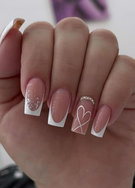 Elegant Nail Designs 2024, Anniversary Nail Ideas, Elegant Nails Short, Ideas Para Uñas Cortas, Nail Ideas For Valentines Day, Manicure Elegante, Uñas Coquette, Valentines Day Nails Pink, Coquette Nail