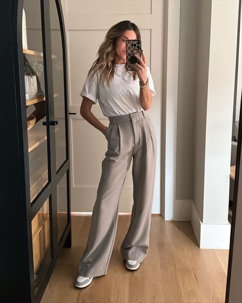 Tailored Looks For Women, Business Casual Maxi Dress, Skirt Office Outfits Women, Sneaker Business Casual Women, Slacks With Sneakers Women, Tailored Pants Outfits, Business Casual Joggers Outfit, Summer Business Outfits Women, Slacks And Sneakers Women