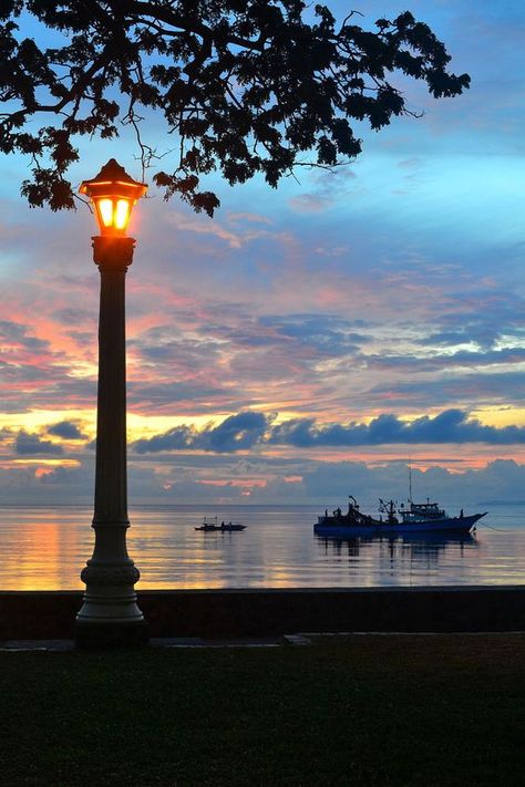 Rizal Boulevard, Dumaguete City, Philippines. Dumaguete City, Dumaguete, Exotic Beaches, Best Sunset, Philippines Travel, Vacation Places, Sky And Clouds, White Sand, Great Photos