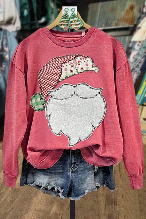 Christmas Santa Patch Sweatshirt Patch Sleeve, Sweatshirt Makeover, Patch Sweatshirt, Sweatshirt Ideas, Quilted Sweatshirt, Santa Sweatshirt, Round Neck Top, Sweater Collection, Estilo Chic