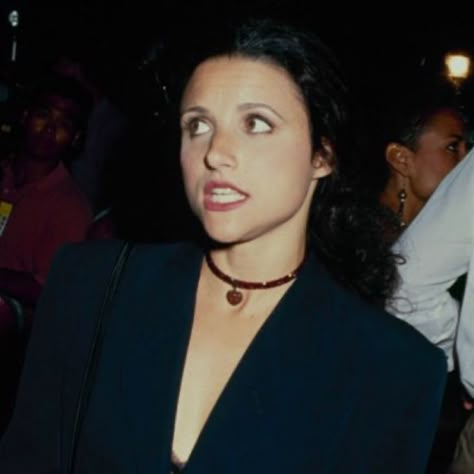 Seinfeld Elaine, Elaine Benes, I Need Her, New Profile Pic, Julia Louis Dreyfus, Tv Icon, Female Icons, Brooklyn Baby, God Is A Woman