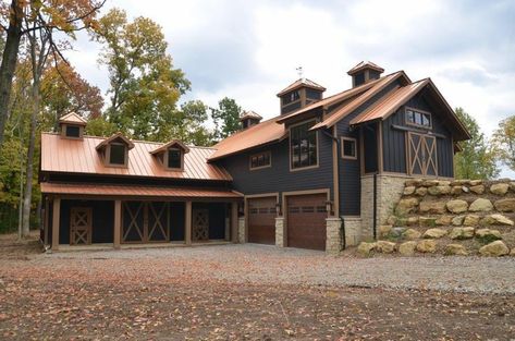 Copper roof color combo Copper Roof House, Copper Metal Roof, Metal Roof Houses, Metal Roof Colors, Brown Roof, Barn Living, Rustic Exterior, Barn Houses, Roof House