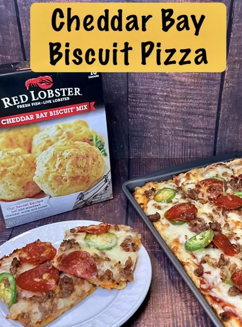 Cheddar Bay Biscuit Pizza Homemade Taco Pizza, Mix Pizza, Red Lobster Biscuits, Biscuit Pizza, Cheddar Bay Biscuits, Pizza Calzones, Pizza Flatbread, Pizza Casserole, Making Homemade Pizza