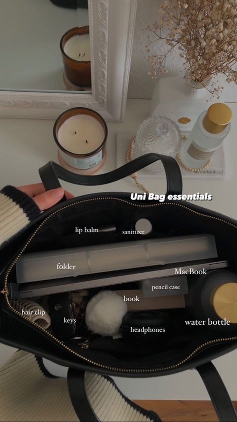 University Whats In My Bag, University School Bag, University Aesthetic Bag, Whats In My University Bag, Uni School Bag, Sixth Form Bag Essentials, What’s In My Bag College, Back To School College Aesthetic, Bags For University For Women Aesthetic