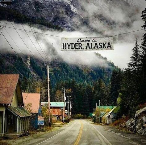 Montana Small Town, Small Mountain Town, Alaska Town, Mountain Cities, Hyder Alaska, Alaska Aesthetic, Alaska Adventures, Living Off The Land, Mountain Town