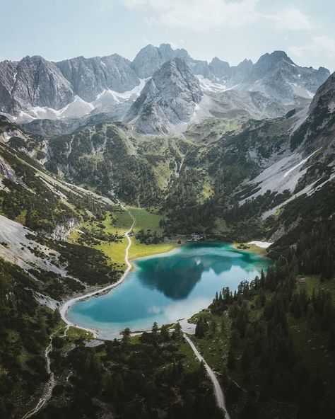 Austrian Mountains, Australia Photos, Mountain Landscapes, Underwater Life, Seven Wonders, Great Barrier Reef, Mountain Landscape, Scenic Views, Photography Inspo