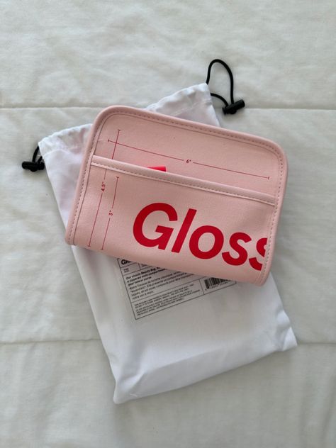 glossier, pink makeup bag Glossier Bag, Glossier Cosmetics, Glossier Makeup, Trending Aesthetic, Mini Makeup Bag, Cute Makeup Bags, Glossy Makeup, Small Makeup Bag, Mini Makeup