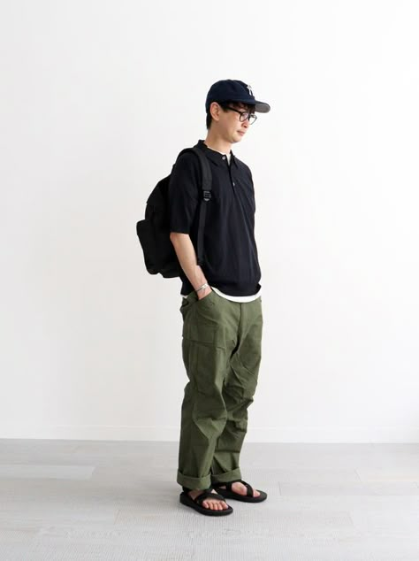 Olive Green Outfit Men, Olive Pants Men, Army Green Pants Outfit, Cargo Outfits, Green Cargo Pants Outfit, Japanese Street Fashion Men, Layer Fashion, Cargo Pants Outfit Men, Baggy Pants Outfit