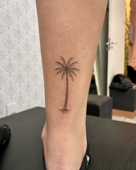 Ankle Tattoo Palm Tree, Fineline Palm Tree Tattoo, Minimal Palm Tree Tattoo, Palm Tree Fine Line Tattoo, Palm Tree Tattoo Minimalist, Fine Line Palm Tree, Fine Line Palm Tree Tattoo, Minimalist Palm Tree Tattoo, Simple Palm Tree Tattoo