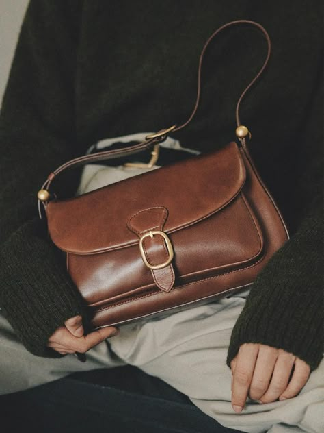 Dark Academia Handbag, Leather Handbags Vintage, Elegant Handbags Classy, Purse Leather Bag, Cute Bags Designer, Casual Handbags For Women, Classic Purses And Handbags, Cute Leather Bag, Vintage Brown Leather Shoulder Bag