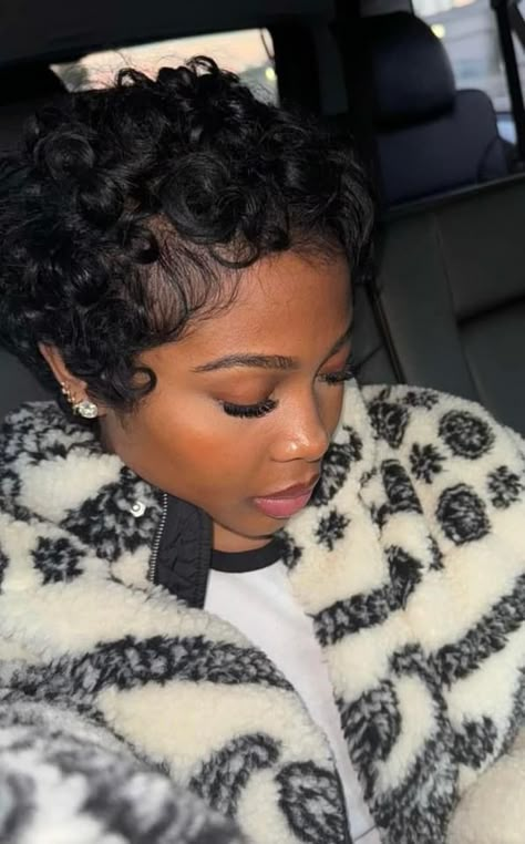 Jayda Wayda Car, Hair Color Straight Hair, Big Chop Curly Hair, Pixie Cuts For Black Women, Color Straight Hair, Hair Piercing, Black Hair Makeup, Rich Future, Pixie Cut Hairstyles