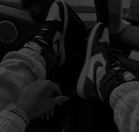 Black Jordan Aesthetic, Goth Prints, Jordan Core, Snickers Shoes, Jordans Aesthetic, Dark Shoes, Snicker Shoes, Shoes Wallpaper, Breezy Chris Brown