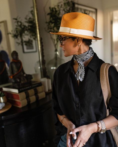 Rasmit kaur | Happy Labor Day! 🇺🇸 Shirt @posse Shorts @citizensofhumanity Glasses @vintandyork Fedora @jcrew Neck scarf @toryburch 📸… | Instagram Boat Hat Outfit, Outfits With Turbans, Fedora Outfits Women, Fedora Hat Women Outfit, Black Fedora Hat Outfit, Sombrero Outfit, Winter Outfits Streetwear, Fedora Hat Outfit, Neck Scarf Outfit