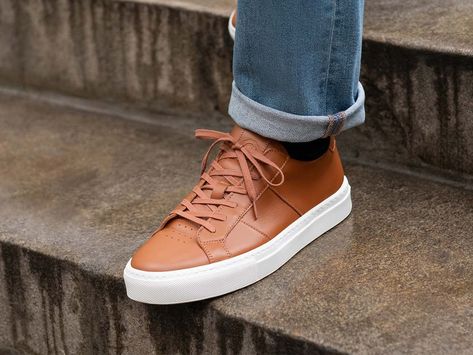 Brown Casual Shoes Outfit Men, Brown Sneakers Outfit Men, Brown Shoes Outfit Men, Brown Sneakers Outfit, Leather Sneakers Outfit, Brown Shoes Outfit, Mens Smart Casual Shoes, Casual Look For Men, Dressy Sneakers