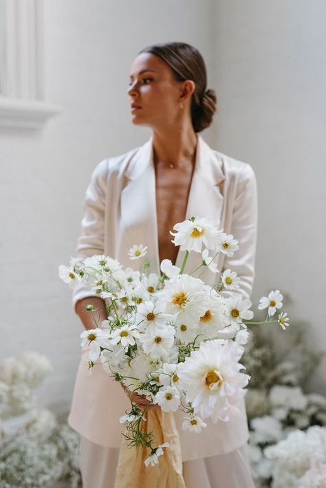 Cosmos Wedding, Cosmos Bouquet, Modern Bridal Bouquets, Katie White, Modern Minimalist Wedding, Hello May, Greece Wedding, Minimal Wedding, Modern Bridal