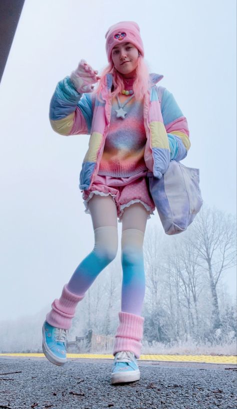 Japanese Harajuku Fashion Pastel, Harajuku Outfits Pastel, Pastel Japanese Fashion, Kidcore Pastel Outfit, Rainbow Pastel Outfit, Pink Kawaii Outfits Aesthetic, Pastel Decora Fashion, Yume Kawaii Aesthetic Outfits, Decora Outfits Aesthetic