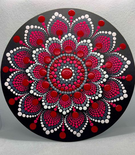 Mandala Art With Dots, Circle Dot Painting, Mandala Art Dotted, Red Dot Mandala, Mandala Art Dot Painting, Mandala Dot Painting Canvas, Mandala Art Circle, Dot Painting Ideas, Dot Mandala Patterns