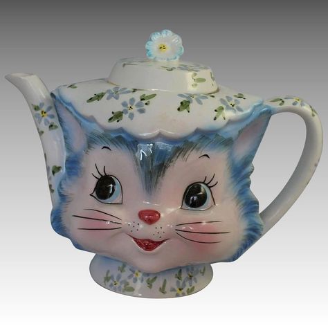 Estilo Kitsch, Kitschy Decor, Miss Priss, Kitchen Retro, Kitsch Decor, Cat Teapot, Kitschy Kitchen, Retro Renovation, Vintage Kitsch