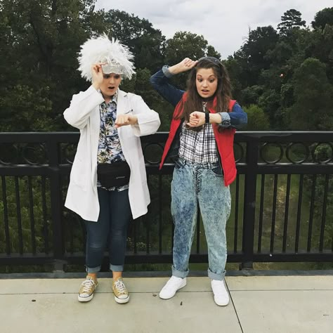 Our DIY Marty McFly and Doc Brown costumes for 80s night! Easy 80s Outfit, Doc Brown Costume, Halloween Face Art, Marty Mcfly Costume, Movie Themed Costumes, Marty Mcfly And Doc Brown, Sibling Costumes, Back To The Future Party, Look Disco