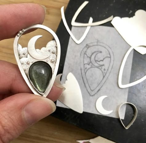 Metal Smithing Jewelry Ideas, Bezel Pendant Ideas, Soldered Jewelry Ideas, Silver Metal Clay Jewelry, Beginner Silversmithing Projects, Silversmithing Jewelry Ideas, Silver Smithing Jewelry, Metal Smithing Jewelry, Precious Metal Clay Jewelry