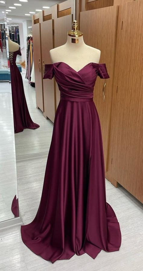 Grade 8 Grad Dresses Long, Prom Dresses Aesthetic, Oxblood Dress, Satin Long Prom Dress, Farewell Dresses, Dream Prom Dress, Prom Dress Inspo, Dress Graduation, Maid Of Honour Dresses