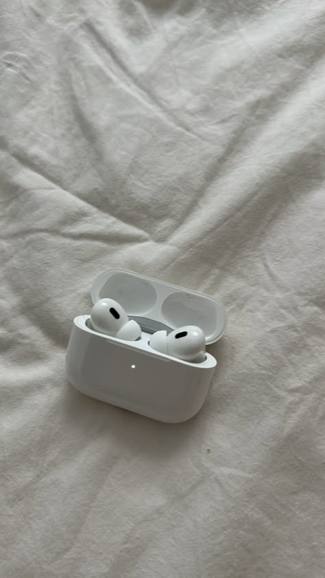 AirPods Pro Apple style music Spotify song singers white AirPods musically Air Pod Pros Aesthetic, Cute Airpod Pro Cases, Airpod Aesthetic, Airpods Pro 3rd Generation, Airpods Pro Aesthetic, Airpods Aesthetic, Airpods Pro2, Airpods 3rd Generation, Uni Bag