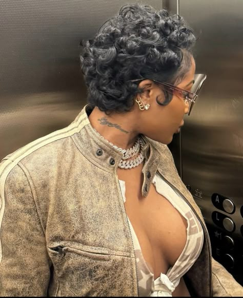 Curly Pixie Cuts Black Women, Natural Hairstyles Curly Hair, Hairstyle Protective, Girl Short Hairstyles, Bald Baddie, Style Natural Hair, Dess Dior, Finger Waves Short Hair, Pixie Cut Short