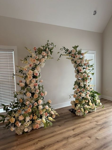 Looking for the perfect wedding arch ideas to make your big day even more special? Check out these stunning and creative designs that will add a touch of elegance to your ceremony. From rustic wooden arches to lush floral arrangements, we've got you covered with the best inspiration for your dream wedding. Say "I do" in style with these beautiful wedding arch ideas. Flower Arch Aesthetic, Flower Arch Decoration, Faux Floral Wedding Arch, Floral Half Arch Wedding, Pool Noodle Floral Arch, Backdrop Floral Arrangements, Wedding Flower Arch Outdoor, Arch Backdrop With Flowers, Diy Flower Arch Wedding