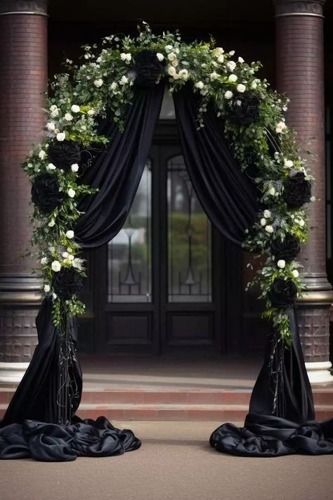 Gothic Wedding Arch Ideas, Gothic Wedding Backdrop, Black Wedding Ideas Decor, Goth Wedding Arch, Black Wedding Arch Ideas, Gothic Wedding Ideas Decor, Gothic Wedding Theme Ideas, Dark Wedding Decorations, Wedding Ideas Gothic