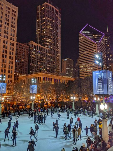 Winter Aesthetic Chicago, Chriskindlemart Chicago, Chicago In Christmas, Chicago Christmas Market, Chicago New Years Eve, Chicago During Christmas, Christmas In Chicago Aesthetic, Winter In Chicago Aesthetic, Chicago Aesthetic Winter