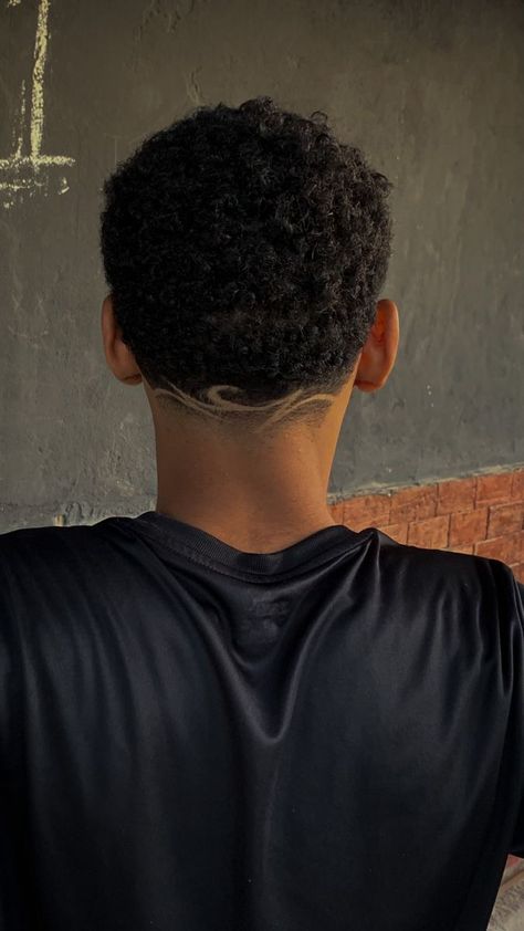 Small Undercut Designs, Men’s Haircut Designs, Freestyle Design Haircut Taper, Taper Fade Haircut With Design, Tapper Fade Men, Freestyle Haircut Designs, Mid Taper Design, Freestyle Design Haircut, Low Taper Design