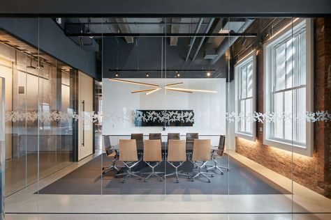 This is Bloomberg’s first flagship Tech Hub on the West Coast. The new space, completed in May 2015, is both a workplace for Bloomberg’s software engineers a... Modern Office Interiors, Office Meeting Room, Office Space Design, Modern Office Design, Best Office, Glass Walls, Office Designs, Open Office, Meeting Rooms