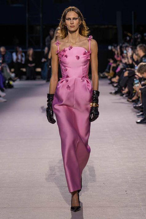 2024 Paris Fashion Week, Runway Fashion Couture, Runway Outfits, Guest Attire, Winter 2023, Fall 2023, Couture Dresses, Couture Fashion, Night Dress