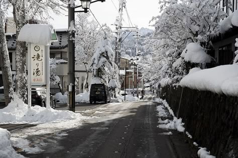 White Scenery, Japanese Winter, Winter In Japan, Japan Winter, Winter Scenery, Japanese Aesthetic, Pretty Photos, Draw On Photos, Warm Autumn