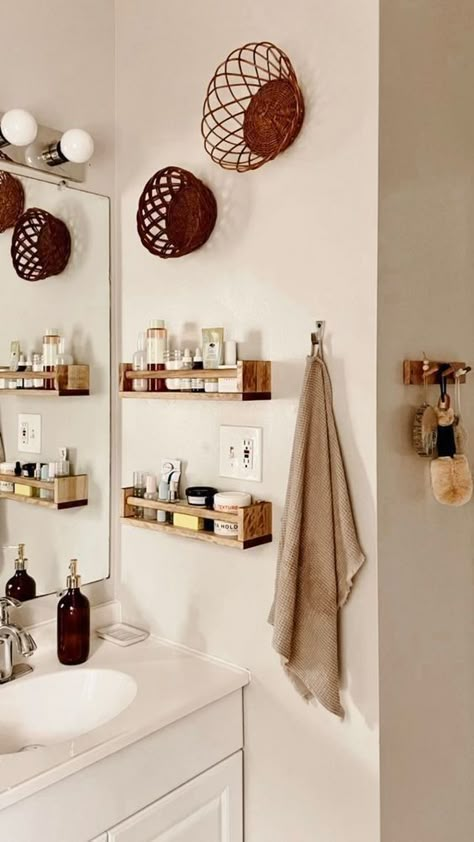 Minimal Bathroom Storage Ideas, Ikea Bathroom Wall Shelves, Bathroom Organization Rental, Small Bathroom With No Storage, Make Up Storage Bathroom, Make Up Bathroom Storage, How To Store Face Products In Bathroom, Bathroom Beauty Storage, Small Bathroom Organization Wall Shelves