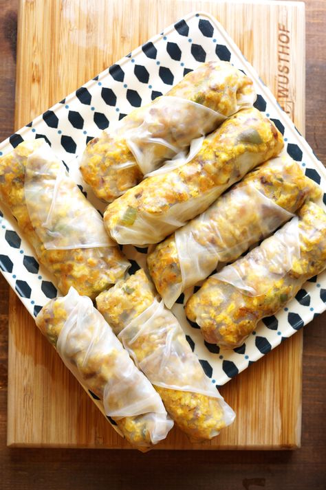 Breakfast Egg Rolls - Kitschen Cat Breakfast Egg Rolls, Dinner Date Ideas, Breakfast Sushi, Rice Paper Recipes, Rice Paper Wraps, Breakfast Rice, Weekend Brunch Recipes, Asian Breakfast, Breakfast At Home