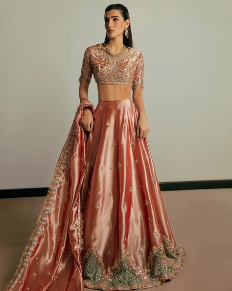 Shining Lehenga, Fair Skin Outfits, Tissue Lengha, Engagement Lengha, Guest Lehenga, Lehengas Designs, Tissue Lehenga, Indian Celebration, Heavy Lehenga