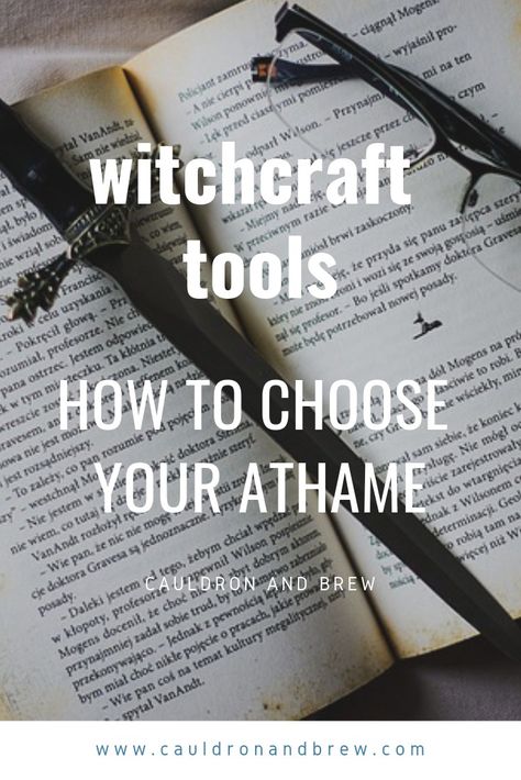 Witchcraft Athame, Witch Athame, Wands Witchcraft, Athame Witches, Athame Knife, Witchcraft Tools, Wicca Spells, Witch Powers, Divination Runes