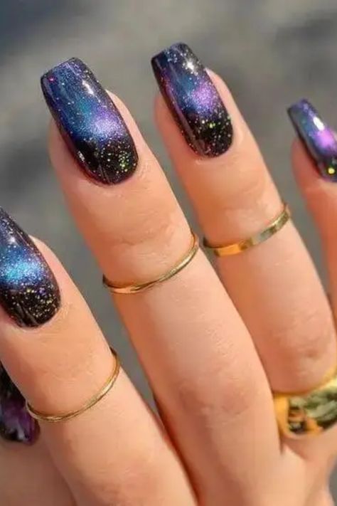 Do you recall the galaxy craze that swept the internet ten years ago? Everything galactic-themed went crazy in 2013, including galactic-themed furniture,… How To Do Galaxy Nails, Space Gel Nails, Chrome Galaxy Nails, Galaxy Nails Designs, Space Nails Galaxy, Space Themed Nails, Nebula Nails, Galactic Nails, Galaxy Nail Designs