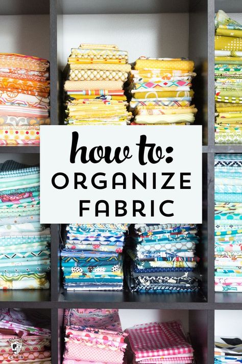 5 Clever Tips to Organize Your Fabric Stash Fabric Stash Organization, Fabric Closet, Sewing Room Inspiration, Sewing Room Storage, Store Fabric, Sewing Room Design, Sewing Storage, Sewing Room Organization, Quilting Room