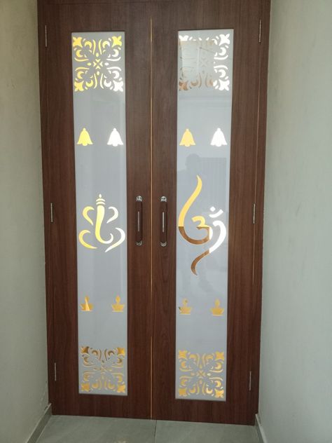 God Room Glass Door Designs, Fluted Glass Pooja Room Door, Simple Pooja Room Door Design Indian, Pooja Room Double Door Design Modern, Pooja Room Glass Door Designs, Pooja Glass Door, Puja Room Door Design, Mandir Door, Room Arch