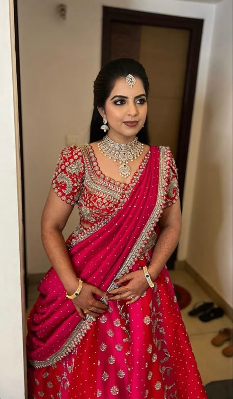 Reception Lehenga Bridal South Indian, Lehanga Bridal Look, Lehenga Blouse Designs For Bride, South Indian Reception Lehenga, South Indian Reception Bride Lehenga, Reception Half Sarees Indian Bridal, Lehenga For Reception Bridal South Indian, Bride Lehangas For Reception, Half Saree For Engagement Bride