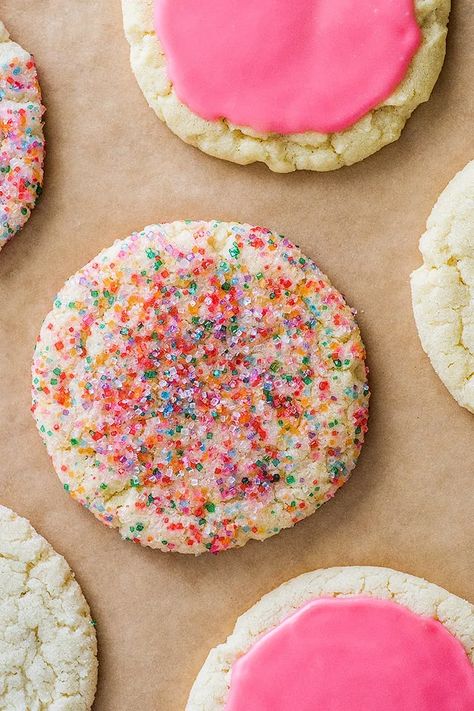 The best easy Small-batch Sugar Cookies. Super quick and simple to make. Can be served plain, glazed or rolled in sprinkles. Small Batch Sugar Cookies, Plain Sugar Cookies, Small Batch Cookie Recipe, Sugar Cookies With Sprinkles, Small Batch Cookies, Plain Cookies, Small Batch Baking, Perfect Sugar Cookies, Gluten Free Sugar Cookies