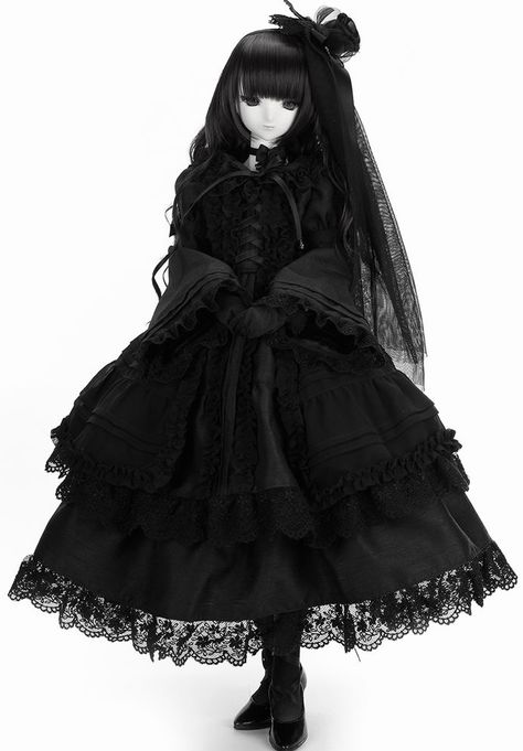 Gothic Doll Aesthetic, Victorian Goth, Gothic Dolls, Vintage Goth, Victorian Dolls, J Fashion, Pretty Dolls, Harajuku Fashion, Lolita Dress