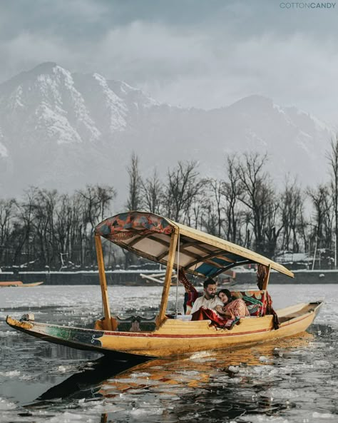 Dal Lake Photoshoot, Kashmir Pre Wedding, Kerala Photoshoot, Kashmir Travel, Kashmir Photos, Kashmir Trip, Snow Photos, Kashmir Tour, Dal Lake