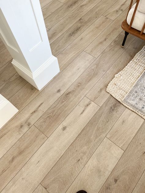 Best Vinyl Plank Flooring, Vinyl Hardwood Flooring, Lifeproof Vinyl Flooring, Living Room Floor Tiles, Room Floor Tiles, Vinyl Wood Flooring, Classy Living Room, White Oak Hardwood Floors, Lvp Flooring