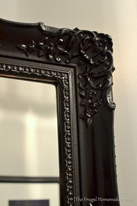 How to spray paint a mirror frame. Awesome to make any mirror fit your style! Paint A Mirror Frame, Spray Paint Mirror, Paint A Mirror, Painting Mirror Frames, How To Spray Paint, Painting Mirror, Black Mirror Frame, Mirror Frame Diy, Yard Sale Finds